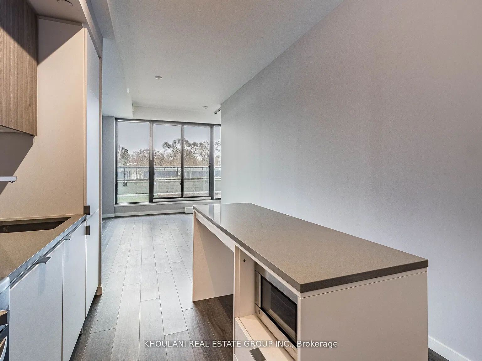 7 Smith Cres — Photo 4