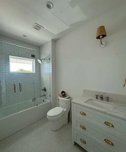 4th bathroom