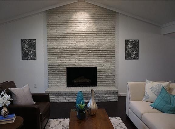 3rd image of 2804 N Surrey Dr