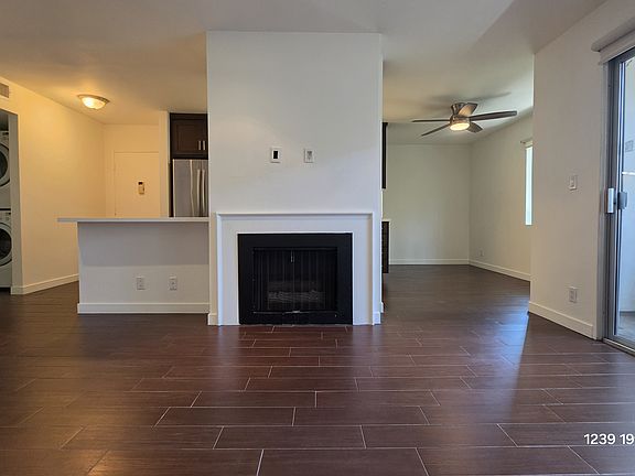 Living area / Fireplace