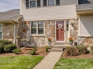 908 Dana Marie Dr, Louisville, KY 40223