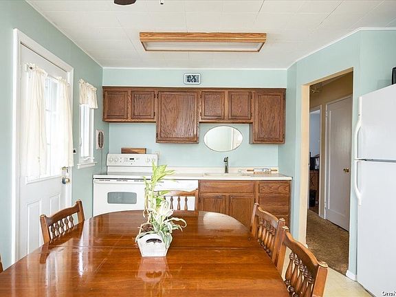 5th image of 496 Greengrove Ave