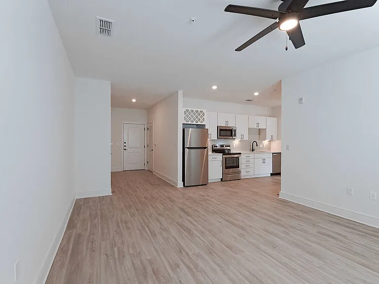 Tropia Luxury Apartments — Photo 69