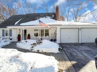 23 Shelbourne Ln, Stony Brook, NY 11790