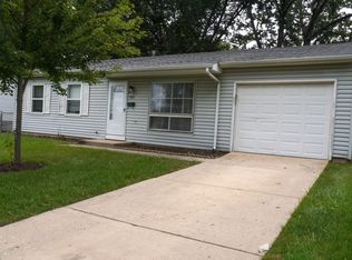 103 Willow Rd, Streamwood, IL 60107