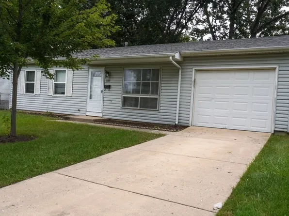 103 Willow Rd, Streamwood, IL 60107