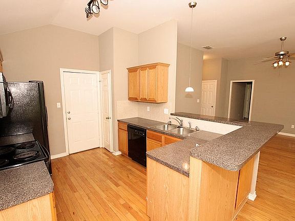 4th image of 11370 Derby Dr