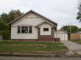 718 N Pine Ave, Hastings, NE 68901