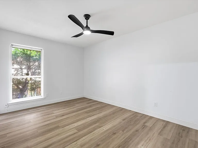 8812 Sabinas Trl — Photo 19