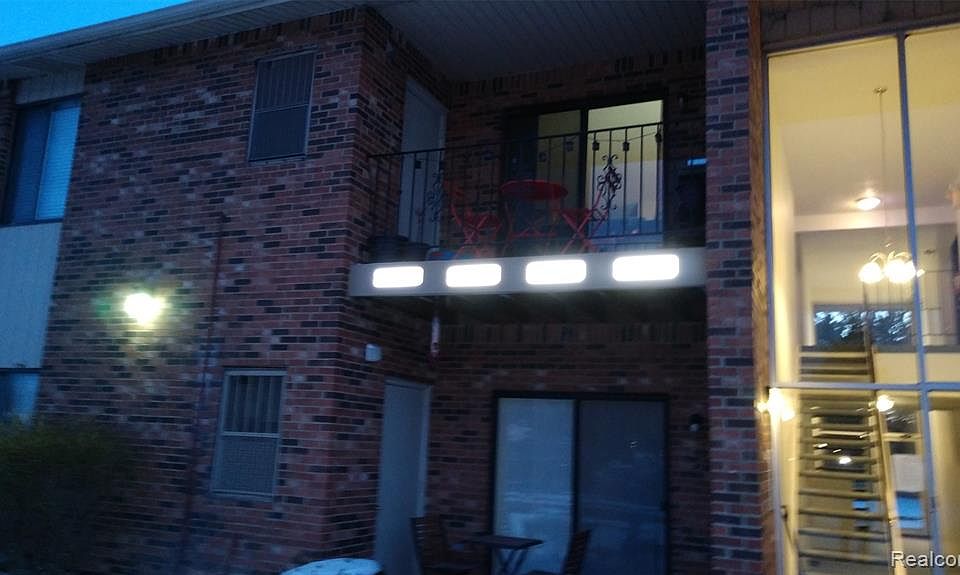 1st image of 15040 Island Dr