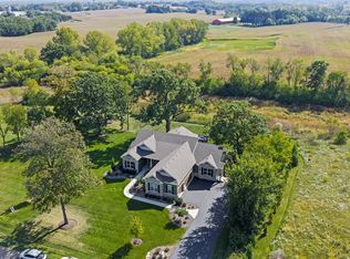 2503 Justen Farm Ln, Ringwood, IL 60072