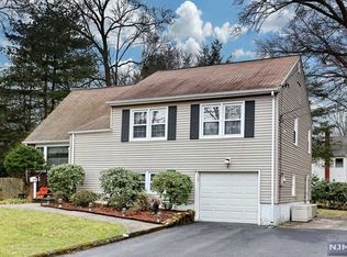 3 John Cir, Norwood, NJ 07648