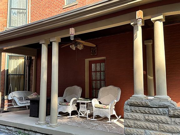 5th image of 192 Caldwell St