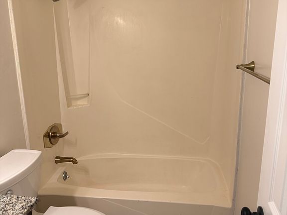 5th image of 706 Shady Lane Dr APT D