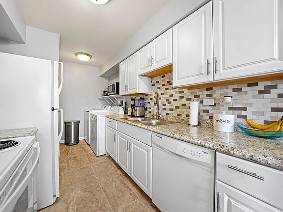 2nd image of 453 Onyx Ct #64