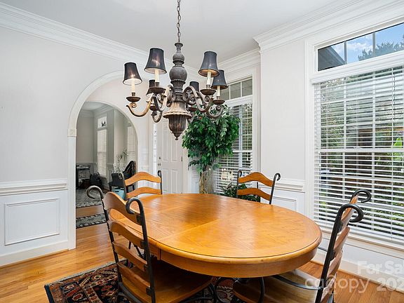 4th image of 3003 Greenmont Cir