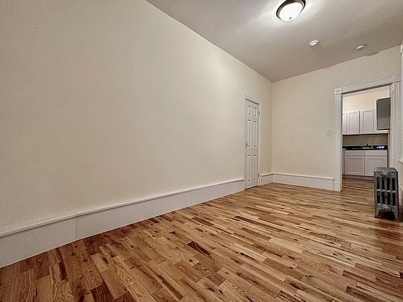 3rd image of 451 W 36th St APT 2A