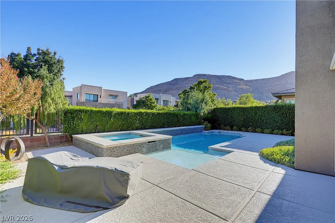 3 bed, 2.5 bath, 2523 sqft, $8,000 — Photo 1