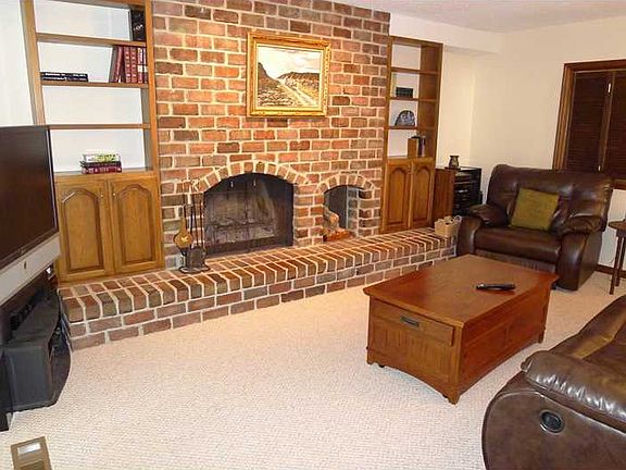 2nd image of 3132 Adirondack Dr NE