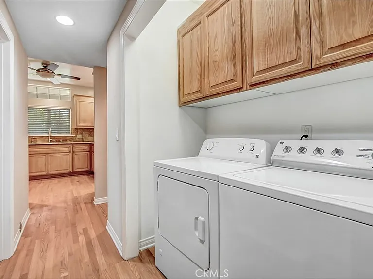 165 S Roosevelt Ave — Photo 6