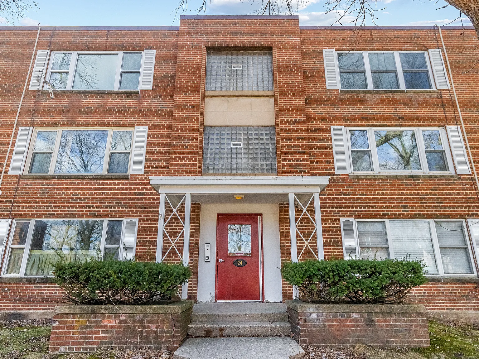 2 bed, 852 sqft, $1,595 — Photo 3
