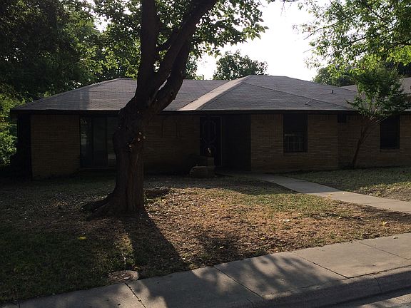 2nd image of 804 Dennis Dr