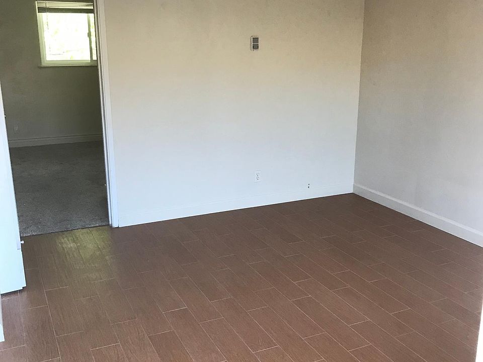 1st image of 3060 Moorpark Ave APT 8