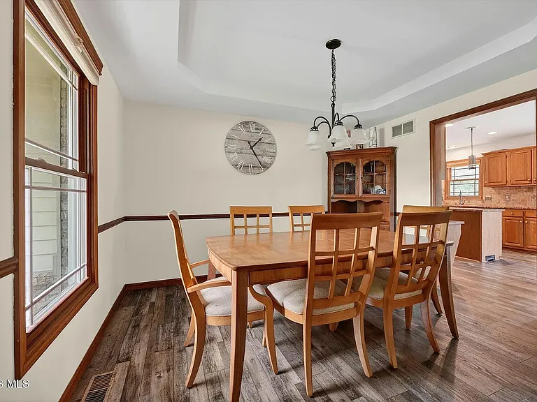 1212 Valley Bluff Rd — Photo 11