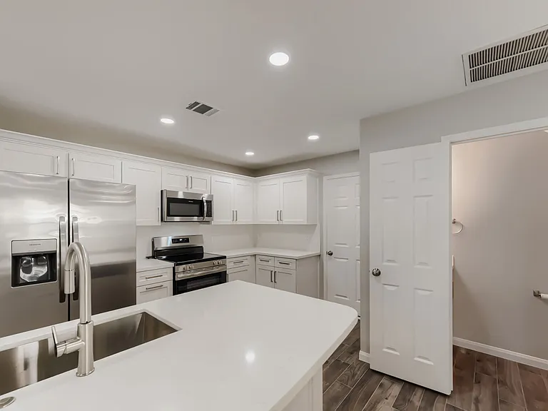 11 Wineberry Pl — Photo 6