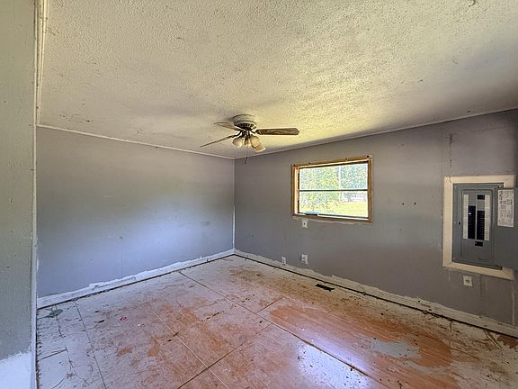 3rd image of 408 Chestnut St