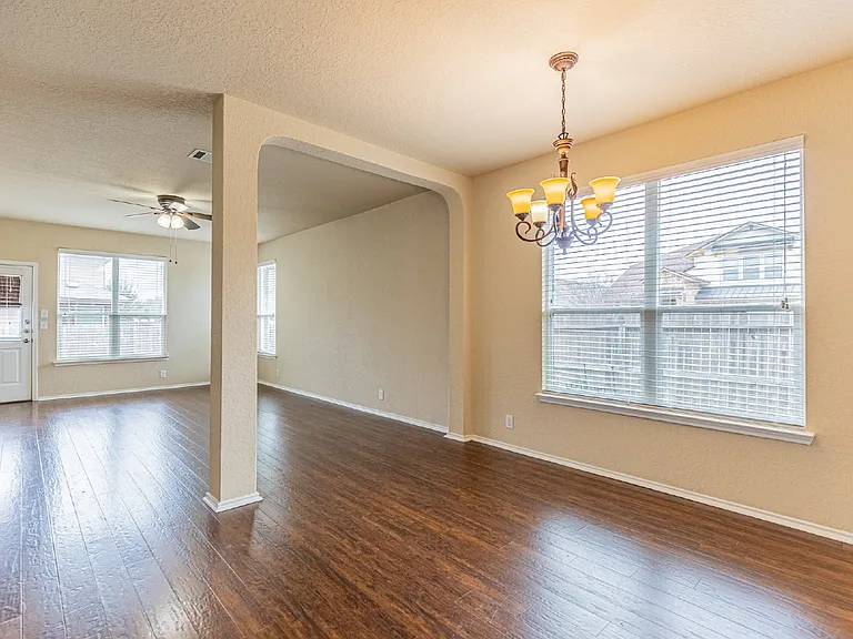 9023 Hubbard Hl — Photo 11