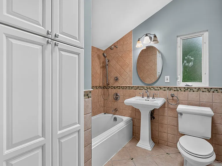 11 Lockwood Ln — Photo 16