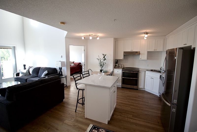 Edmonton Apartment for rent - 2 Bedrooms — photo 2