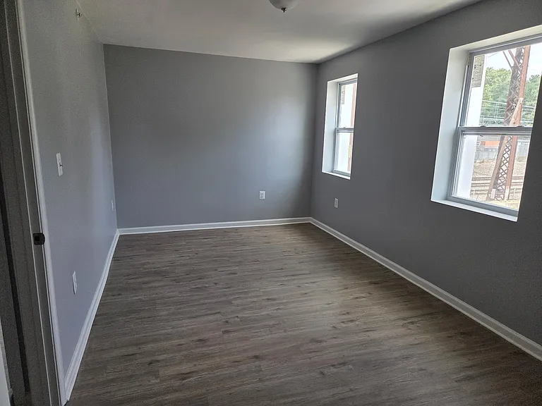 364 Lamokin St #6 — Photo 13
