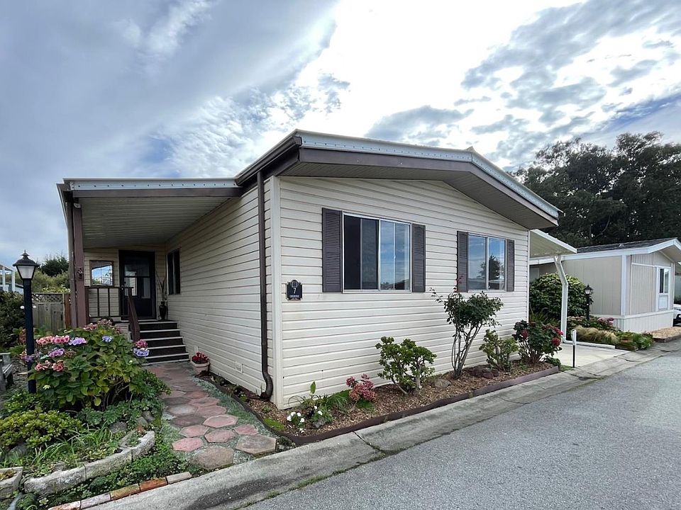 1st image of 7 Creekside Dr #7