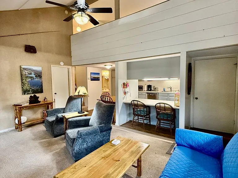2289 Sierra Nevada Rd — Photo 5