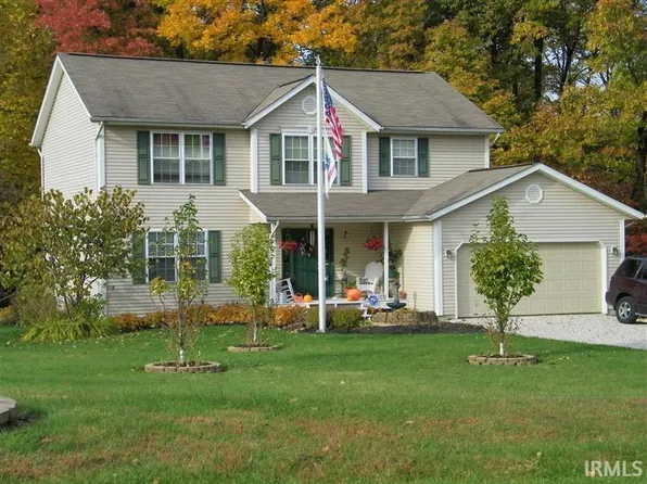 687 N Deer Lake Dr, Bloomfield, IN 47424