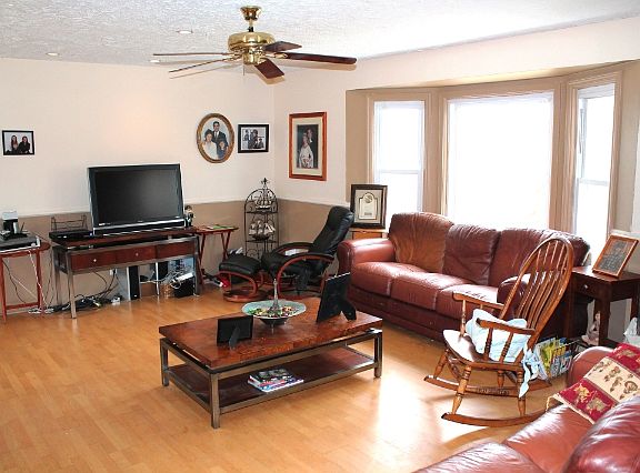 4th image of 1413 Larkwood Dr