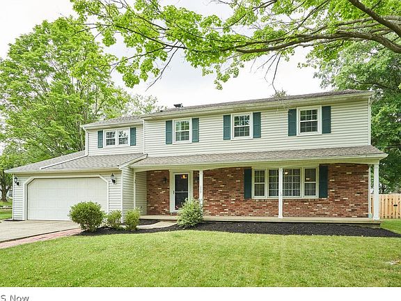 3rd image of 155 Woodland Dr