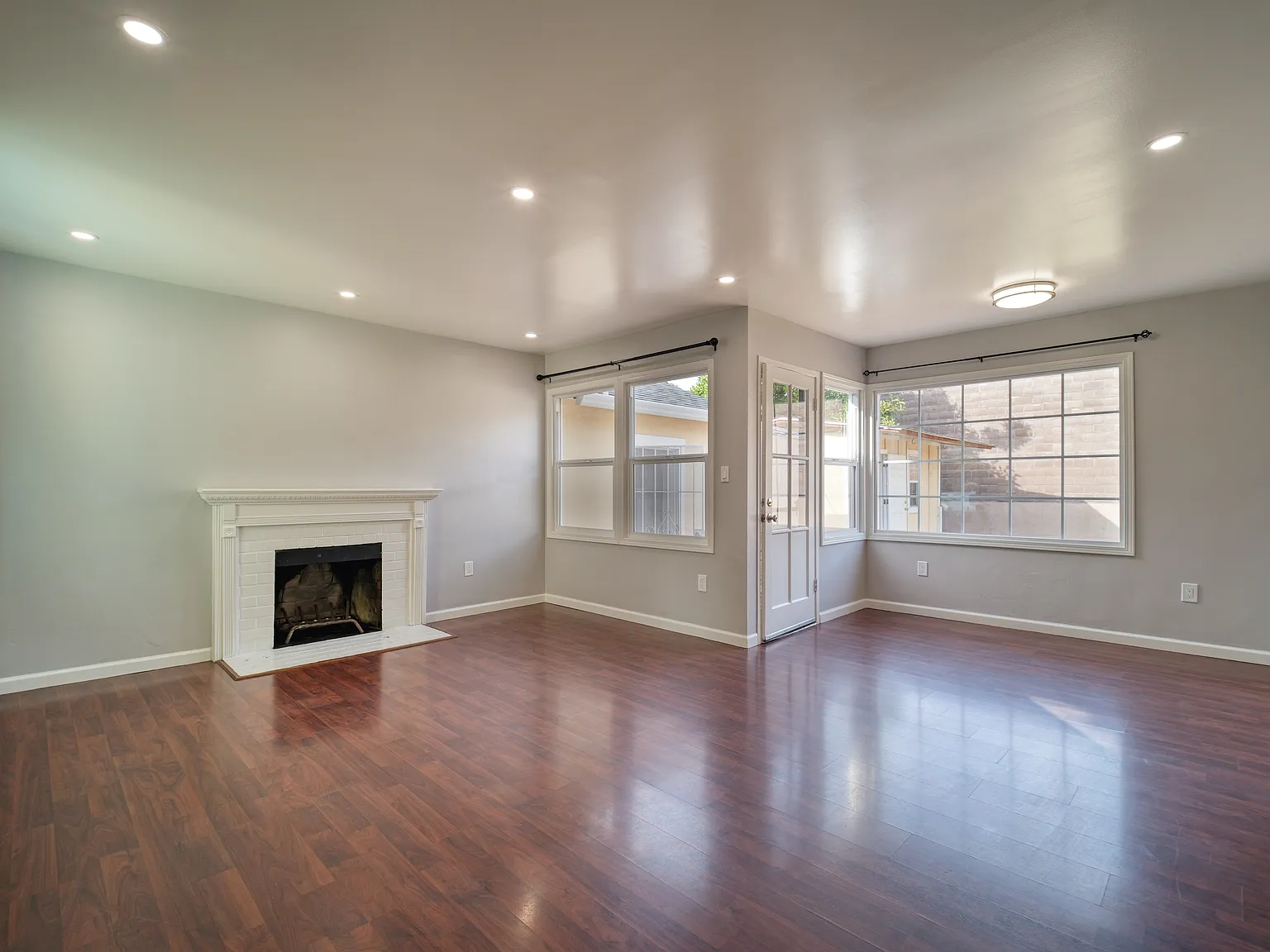 3 bed, 1000 sqft, $3,600 — Photo 3
