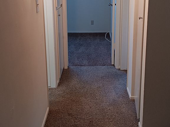5th image of 5837 Comstock Ave #0
