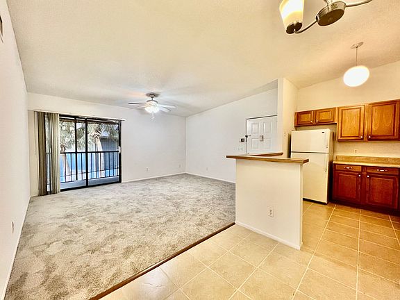 4th image of 2440 Oak Park Way #204
