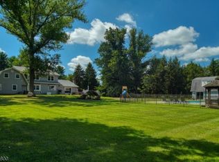 10 Merritt Ln, Rocky Hill, NJ 08553