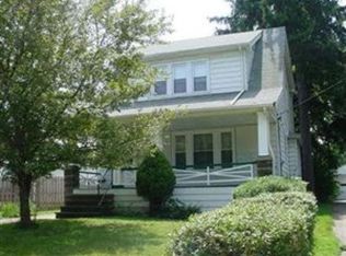 16888 Raymond St, Maple Heights, OH 44137