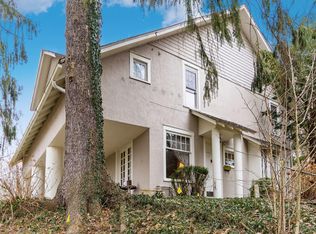 510 W College St, Granville, OH 43023