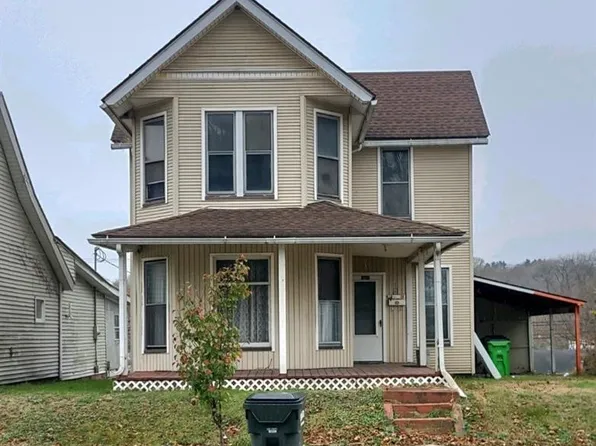 327 N 2nd St, Coshocton, OH 43812