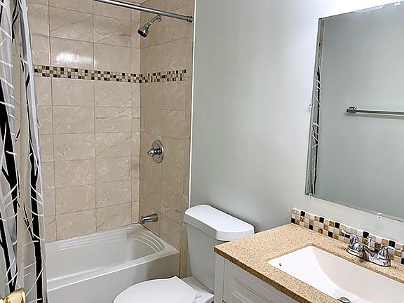 5th image of 724 Sunny South Ave #724