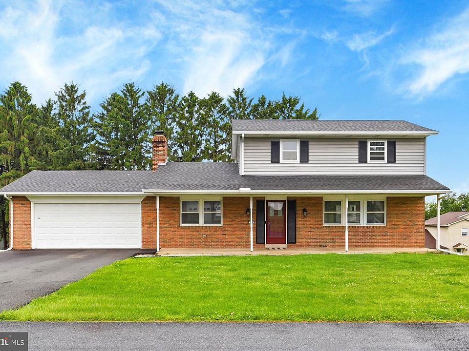 1st image of 208 Fairway Dr