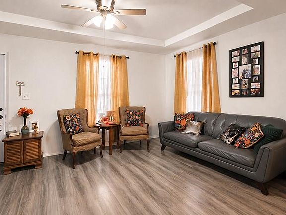 3rd image of 2076 Woodstone Dr