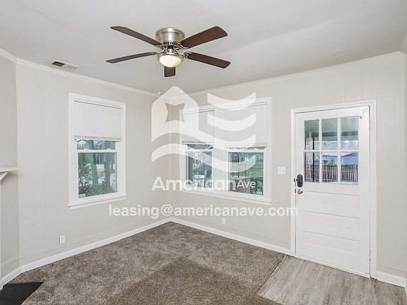 580839_003_wm_-_living_room_13597055.jpg